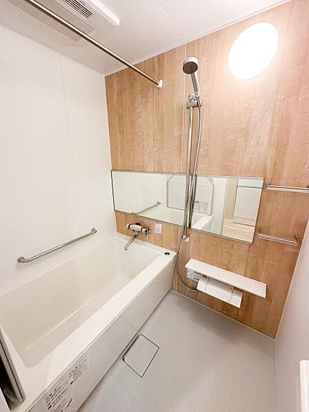 【同社施工例】現在リフォーム中の物件ですが、現地にて棟内の雰囲気や周辺環境をご確認いただけるほか、同社施工のリフォーム済みのお部屋もご覧いただけます。完成前もぜひお気軽にお問合せください♪