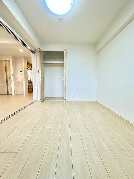 【同社施工例】現在リフォーム中の物件ですが、現地にて棟内の雰囲気や周辺環境をご確認いただけるほか、同社施工のリフォーム済みのお部屋もご覧いただけます。完成前もぜひお気軽にお問合せください♪