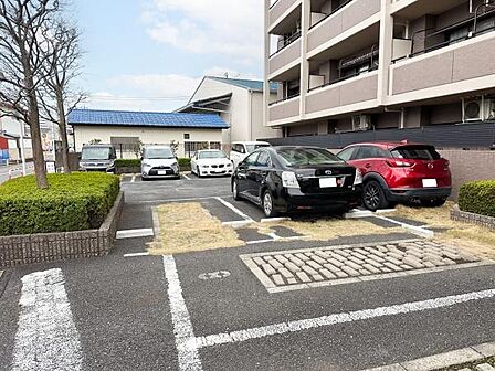 平面駐車場（月額10，500円）
