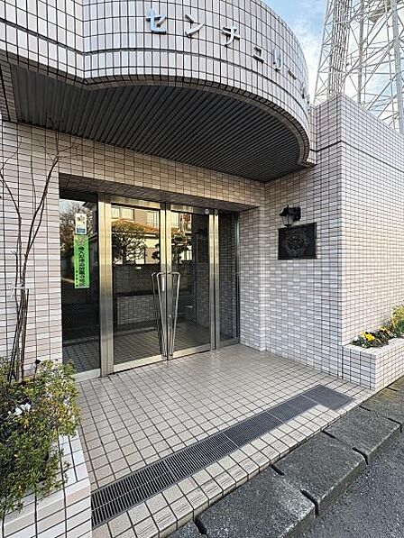 エントランス外観
