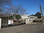 あきる野市立西中学校まで1581m