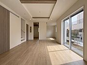 キッチンまで一つにつながる開放感。18帖です。