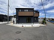 前面道路を含めた現地の様子です。