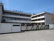 青梅市立泉中学校まで1014m