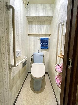 手すり付きで安...
