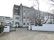 四街道市立八木原小学校まで630m