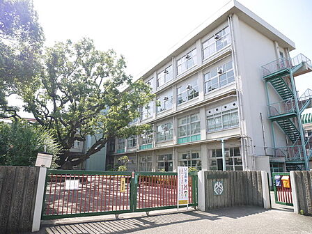 加古川市立別府小学校まで757m