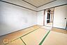 和室：安らぎをもたらす6帖のシンプルな和室です。テレビ台やベッドなどお好みの家具を置いてレイアウトを考える時間も、住まう楽しみのひとつになります。