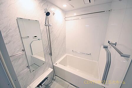 日々の疲れを癒しリフレッシュもできる浴室は機能性を取り入れた快適な使い心地。