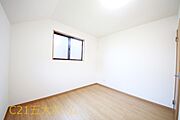 物件のご提案から現地へのご案内、ご契約まで、業務に精通したスタッフが対応させて頂きます。お気軽にご相談ください！(1号棟)