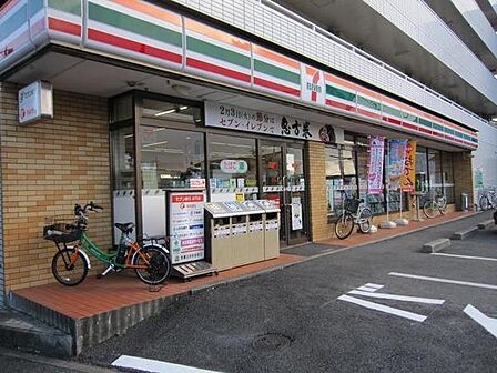セブンイレブン松戸六高台8丁目店まで397m