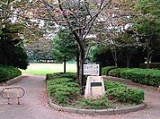 六実中央公園まで240m