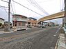 外観：前面道路含む現地