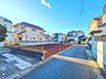 外観：前面道路含む現地