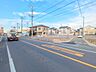 外観：前面道路含む現地