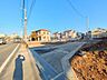 外観：前面道路含む現地
