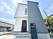 東側4ｍ～北側6ｍの位置指定道路に面す