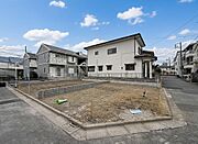 ～開放感ある角地住区～北側6.4m×西側4.3mの公道に面した開放感あふれる立地。前面道路が広く、お車の出し入れもスムーズです。周囲に高い建物が少なく、陽当たり・通風にも恵まれています。
