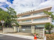 上尾市立西中学校 560m