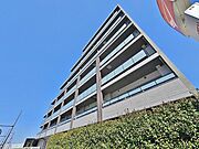 床暖房、食洗機、浴室乾燥機、オートバス、温水洗浄便座、TVモニター付きインターフォンなどの充実した設備となっております。