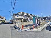 前面道路含む現地。2026年3月上旬撮影。