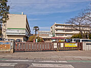 芝川小学校まで650ｍ