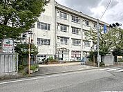 草加市立両新田小学校 900m