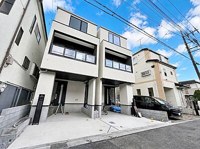 外観:2号棟は左側 外観:2号棟は左側