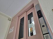 重い荷物などがあるときや。お子様をベビーカーで運ぶときなどに大変便利です。足腰の悪い方には欲しい設備です