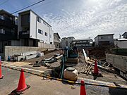 浦和駅利用可能な利便性と落ち着いた街並みが魅力の新築戸建て。家族みんなが笑顔になる広々空間と先進設備で、毎日をもっと豊かにアップデート。快適性と安心感を兼ね備えた住まい。（2026年5月中旬撮影）