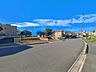 外観：前面道路含む現地