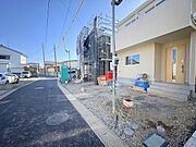 北東側道路からの現地全景(2026年3月中旬撮影)