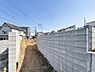 その他：～綺麗に造成が完了した現場～現地は擁壁がしっかりと組まれ、綺麗に造成が完了しています。実際の陽当りや広さをその目で確認できるため、完成後の暮らしを具体的にイメージしやすいです。