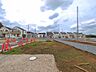 外観：前面道路含む現地