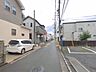 外観：前面道路含む現地