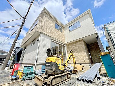 外観:LDK18帖以上&洋室4部屋のゆとりの邸宅。駐車2台可(車種による) 外観:LDK18帖以上&洋室4部屋のゆとりの邸宅。駐車2台可(車種による)