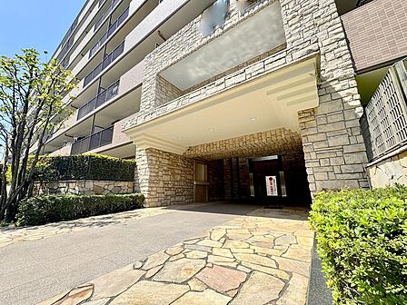 おしゃれな雰囲気で、街に新たな価値を齎し続けることでしょう。