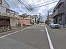 外観：前面道路含む現地