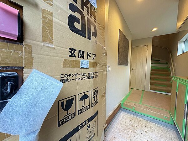 玄関を拡大表示