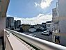 周辺：～バルコニー西側の眺望～青空と白い雲、ぬけた眺望を望む。駅チカで感じる心地良いトキ。日々の疲れに癒しがプラスします。
