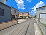 外観：前面道路含む現地