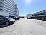 駐車場：広い駐車スペース。空き状況はご確認ください。