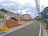 外観：前面道路含む現地