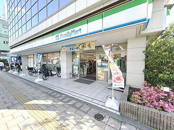 画像25:ファミリーマート板橋赤塚新町三丁目店まで520m