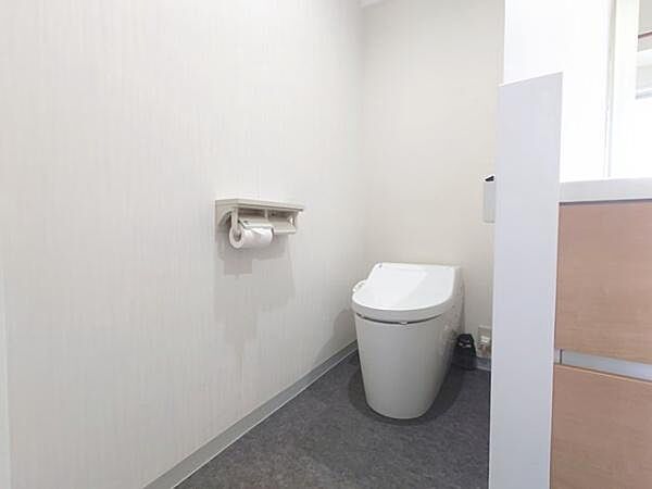 トイレを拡大表示