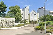 横浜市立小田中学校まで550m