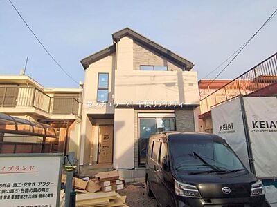 外観：建設中です！施工例のご見学できます！周辺環境や他物件もまとめてご案内可能です！不動産の事ならどんな事でもお気軽にご相談ください。