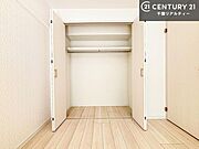収納が充実しているからこそ、お部屋はいつも広々。掃除や片付けもラクになり、居心地の良い暮らしが続きます。