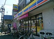ミニストップ京成稲毛駅前店まで700m