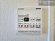 浴室乾燥や暖房が付いている魅力的な仕様です！冬場はヒートショックの予防にも使えます。雨の日でもお洗濯物が乾かせるので、洗濯物をため込みにくい！
